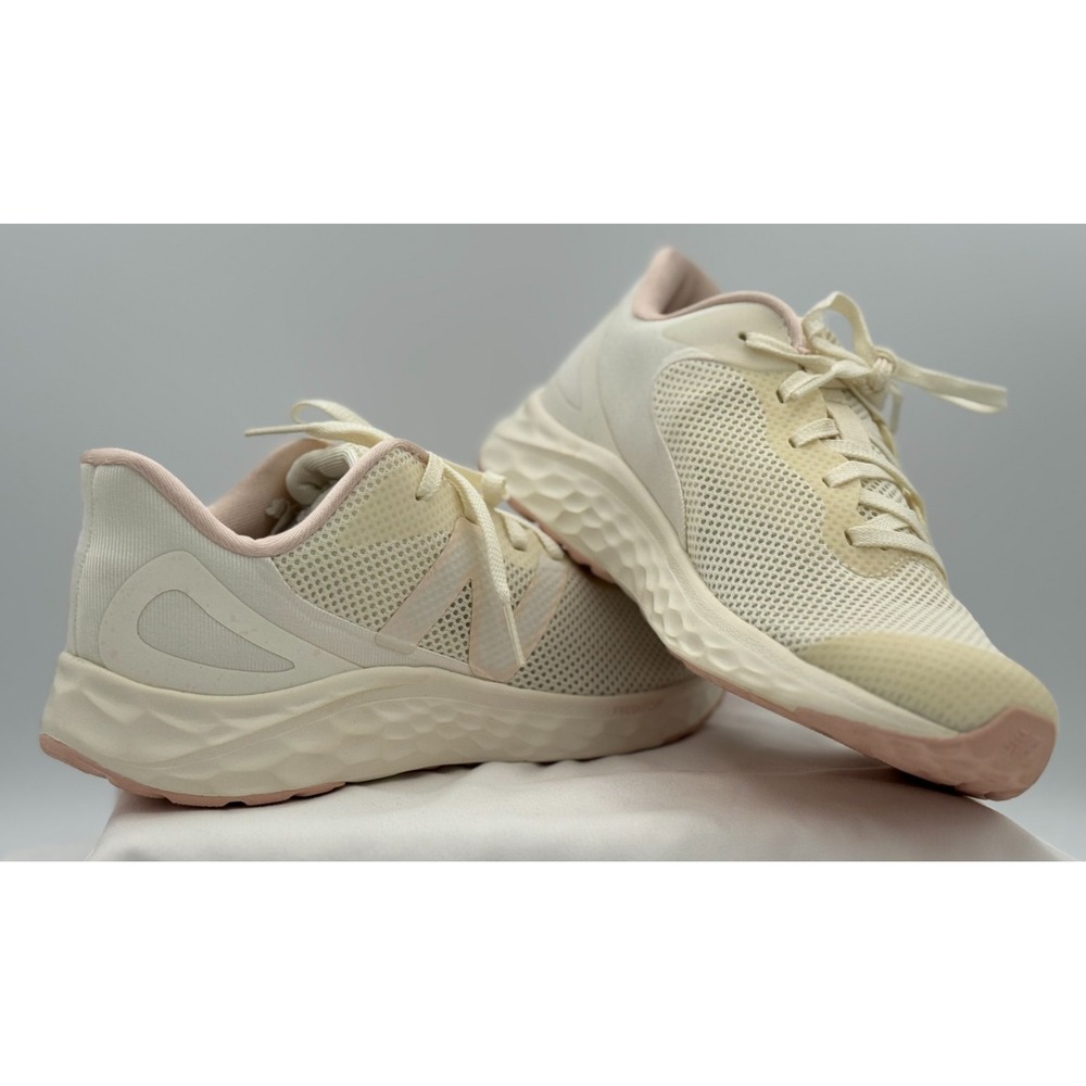 New Balance Fresh Foam Arishi V4 Size Kids 5 - White Pink Blanc Rose - NEW W/Box